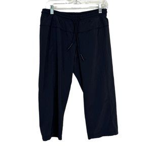 Lululemon Women's Cropped Pants Black Drawstring Closure Zip Pocket Size 6